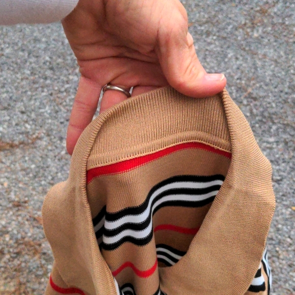 Faux-Burberry Print Tan/Black/Red Open Collar ¼-Button Short Sleeve Sweater No T - Picture 10 of 10